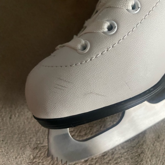 White Ice Skates for Women - Picture 4 of 6